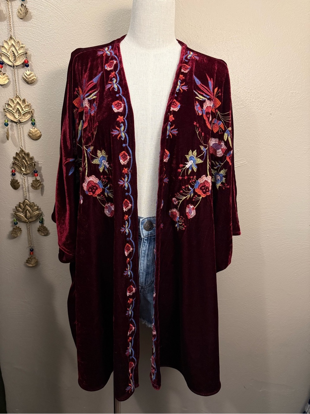 Umgee Burgundy Floral Embroidered Velvet Open Kimono Cardigan Size M/L